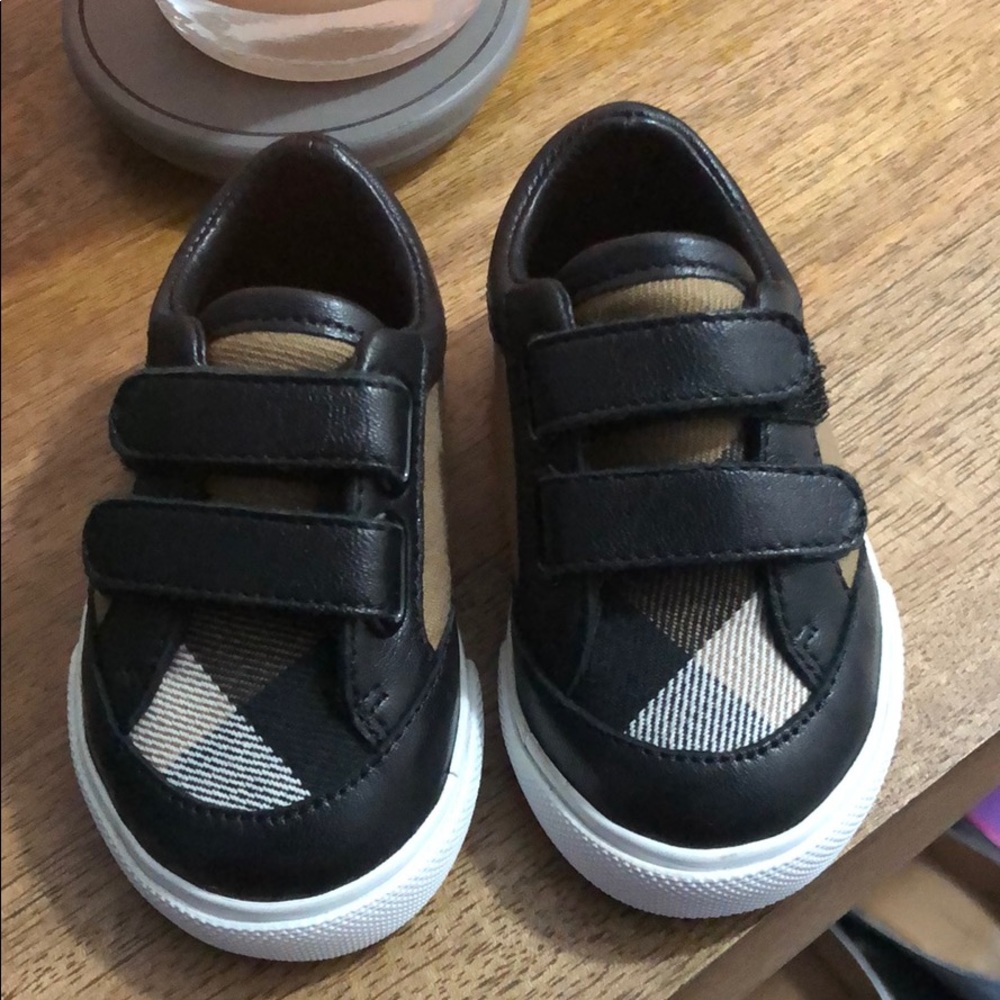 Like new  Burberry baby sneakers